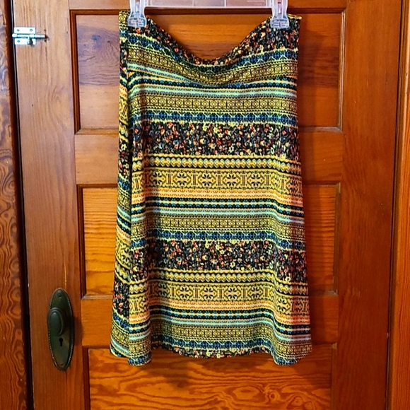 Lularoe Azure Skirt. Size Large - Picture 1 of 2